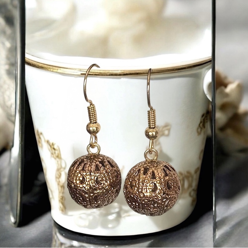 5 For $25💫Retro Antique Gold Filigree Ball Earrings